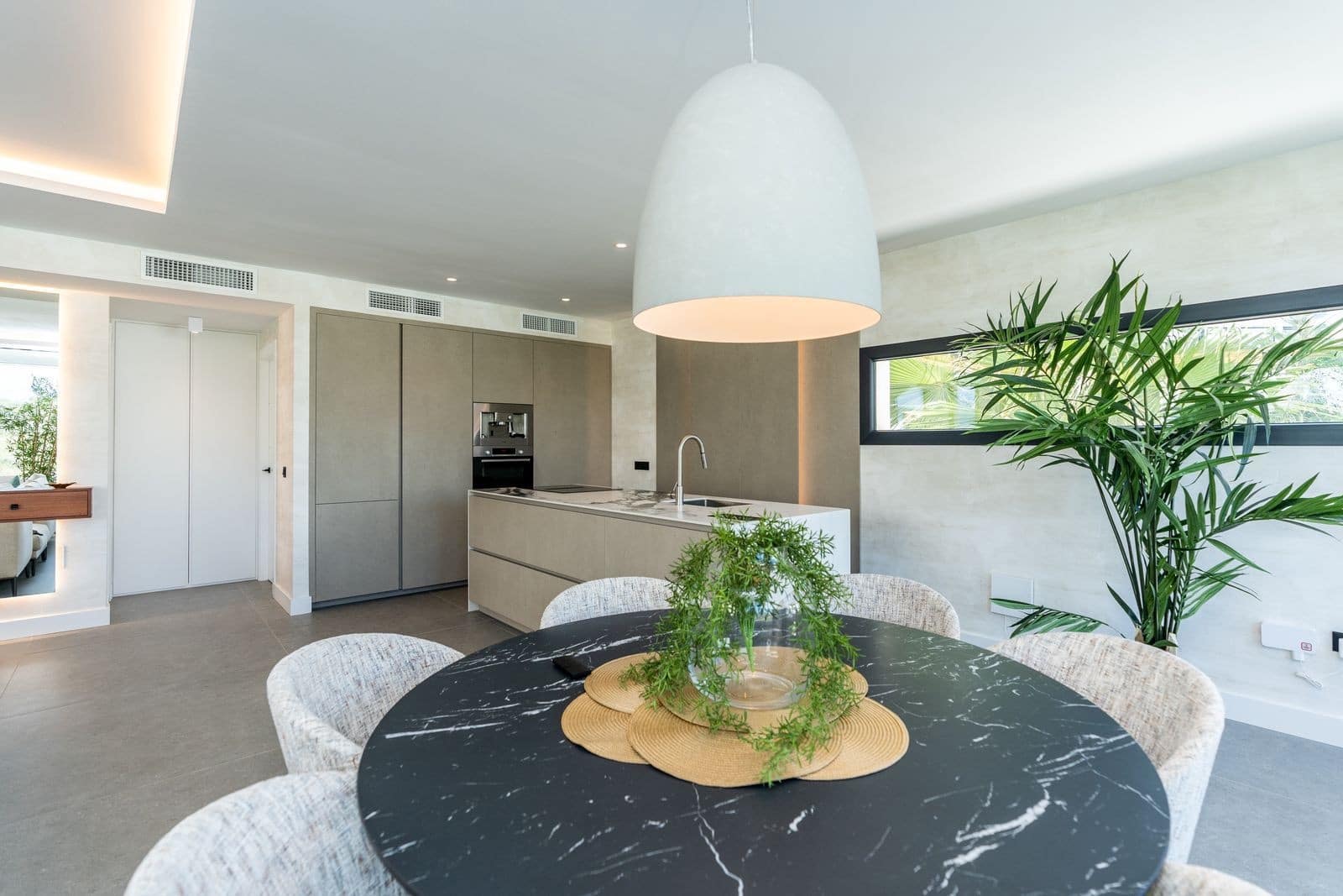 4 makuuhuone Huvila myytävänä paikassa Mijas Costa mukana uima-altaan 
autotalli - 999 000 € (Ref: 9001110)