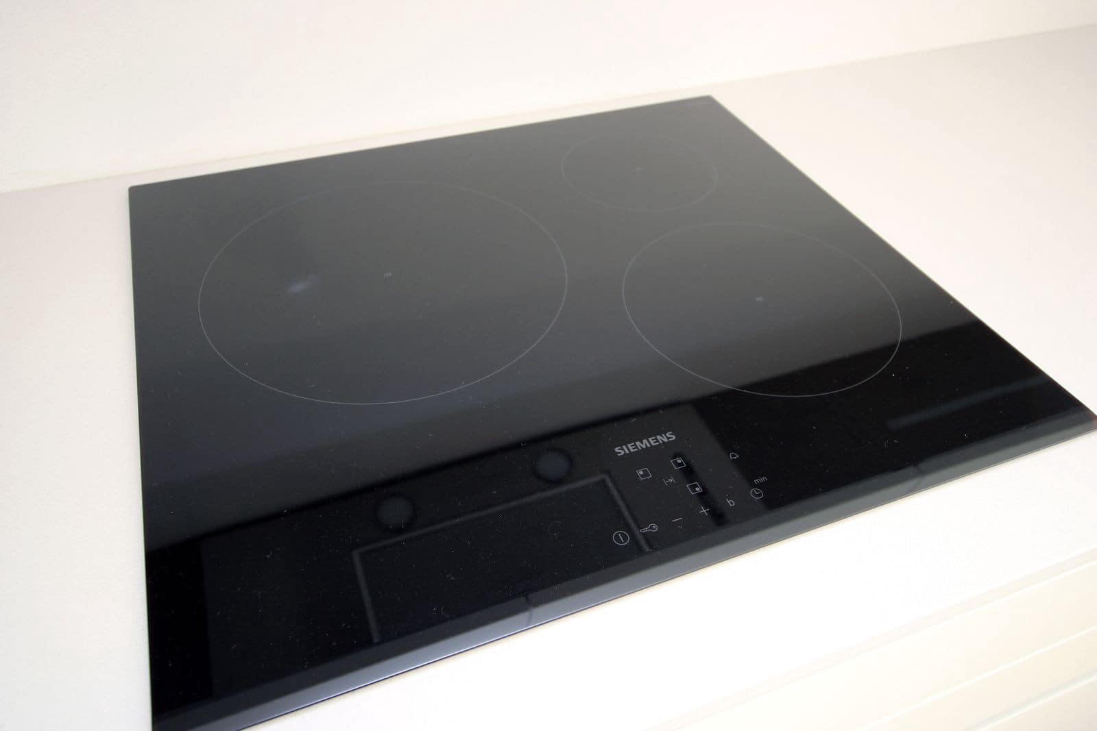 4 bedroom Villa for sale in Marbella with pool garage - € 2,300,000 (Ref: 9001113)