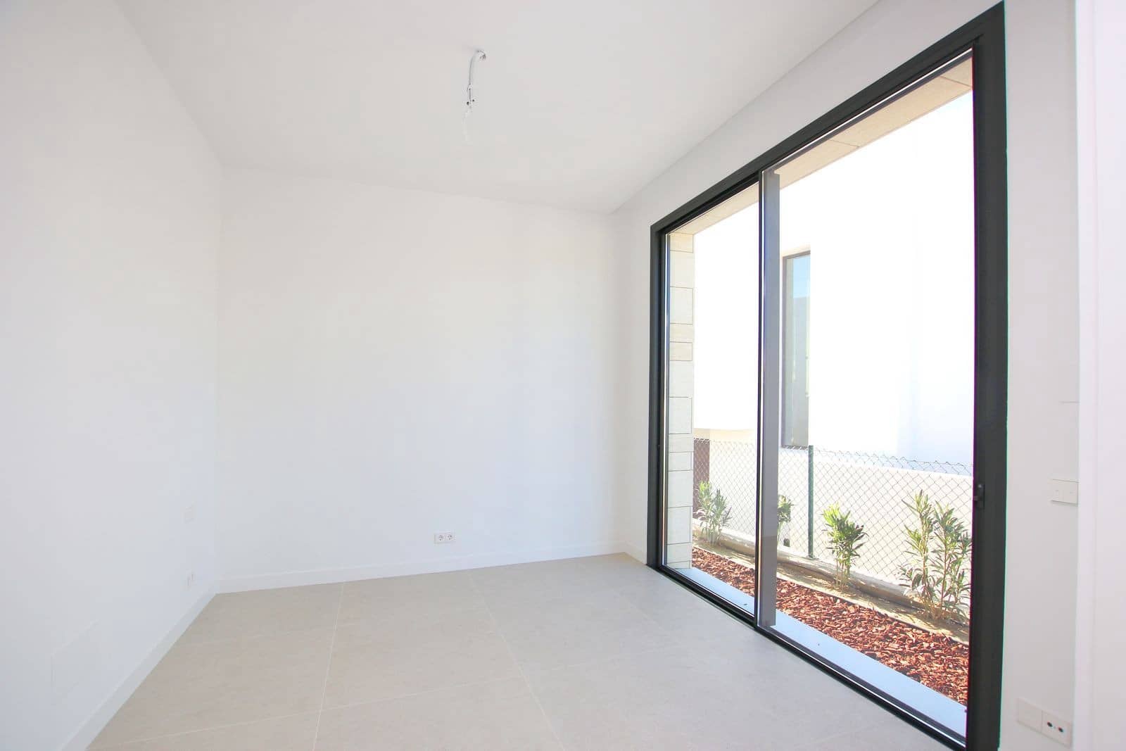 4 bedroom Villa for sale in Marbella with pool garage - € 2,300,000 (Ref: 9001113)