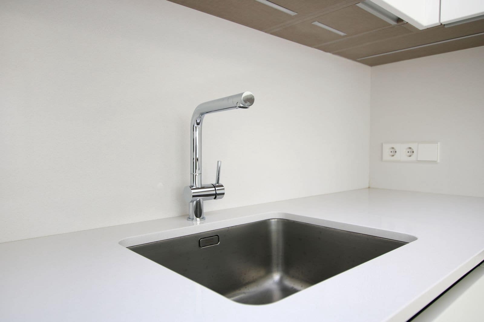 4 bedroom Villa for sale in Marbella with pool garage - € 2,300,000 (Ref: 9001113)