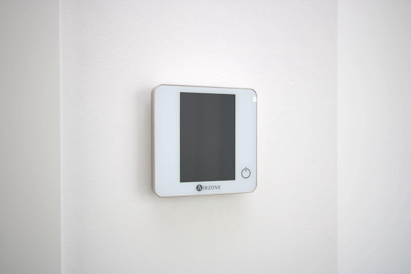 4 bedroom Villa for sale in Marbella with pool garage - € 2,300,000 (Ref: 9001113)