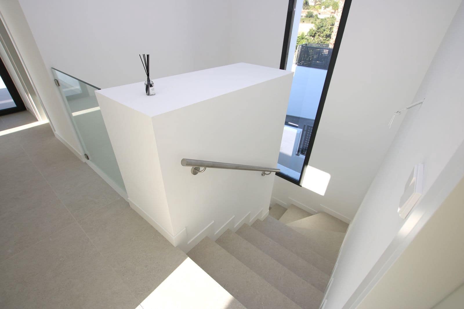 4 bedroom Villa for sale in Marbella with pool garage - € 2,300,000 (Ref: 9001113)