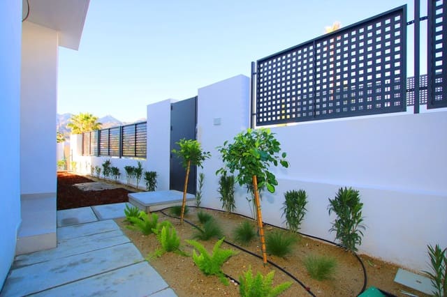 4 sovrum Villa till salu i Marbella med pool garage - 2 300 000 € (Ref: 9001113)