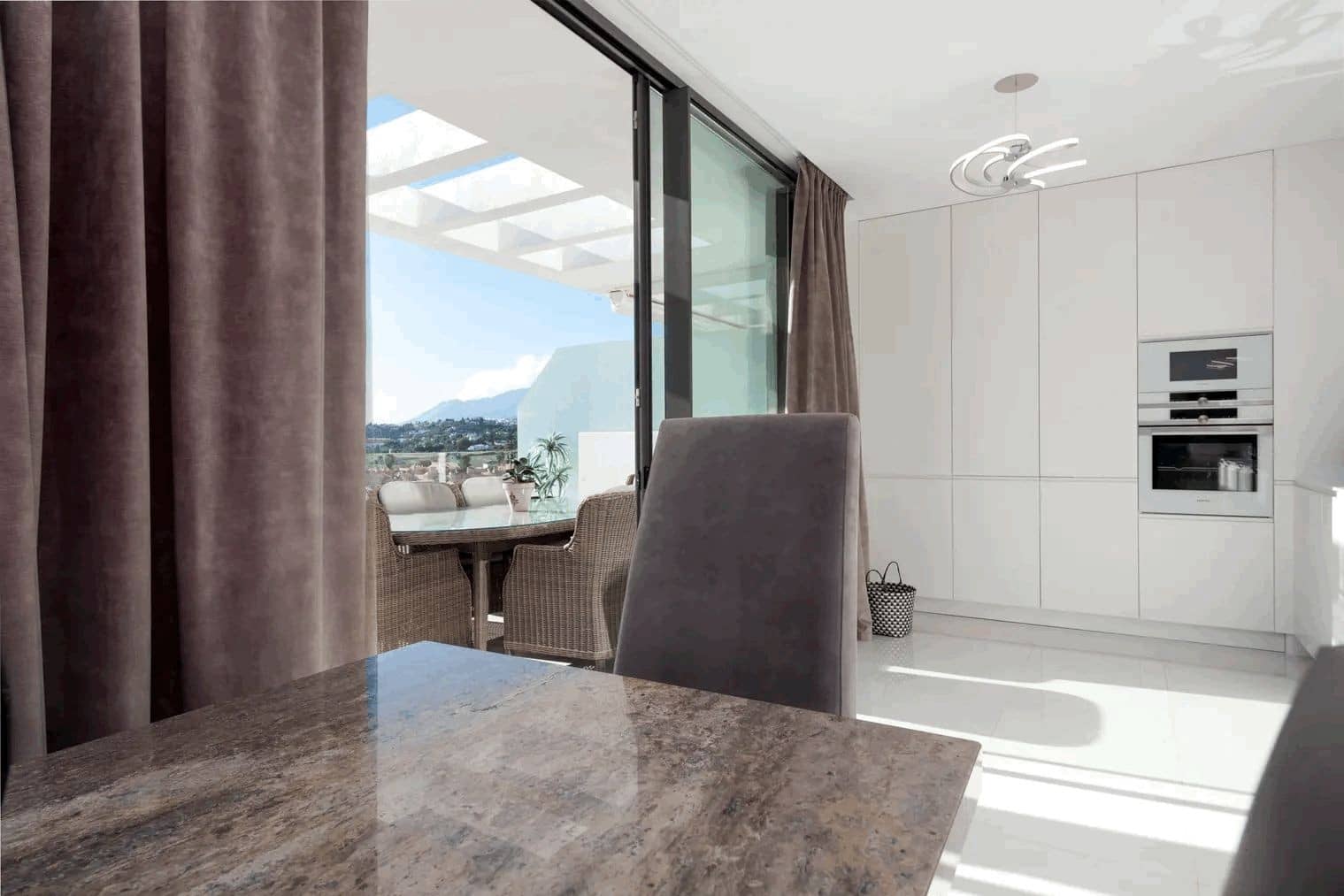 3 sypialnia Penthouse na sprzedaż w Atalaya-Isdabe z basenem garażem - 1 250 000 € (Ref: 9001115)