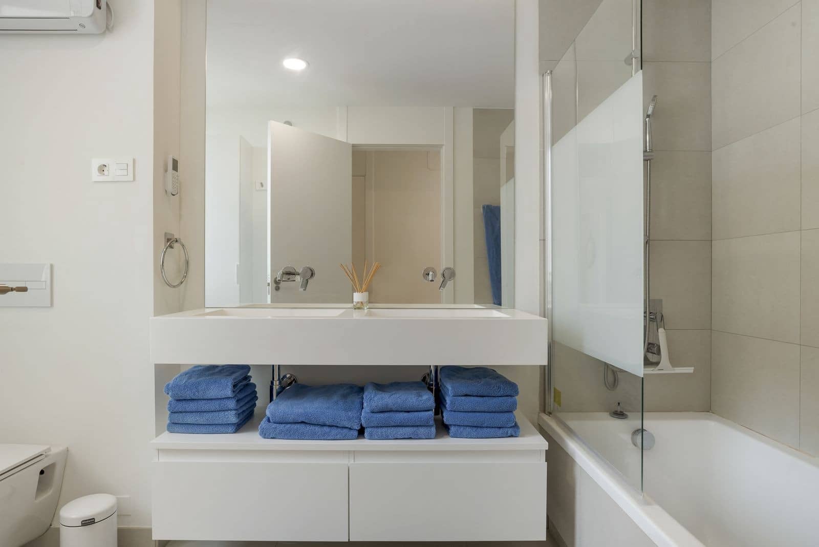 2 bedroom Apartment for sale in La Cala de Mijas with pool garage - € 675,000 (Ref: 9003117)