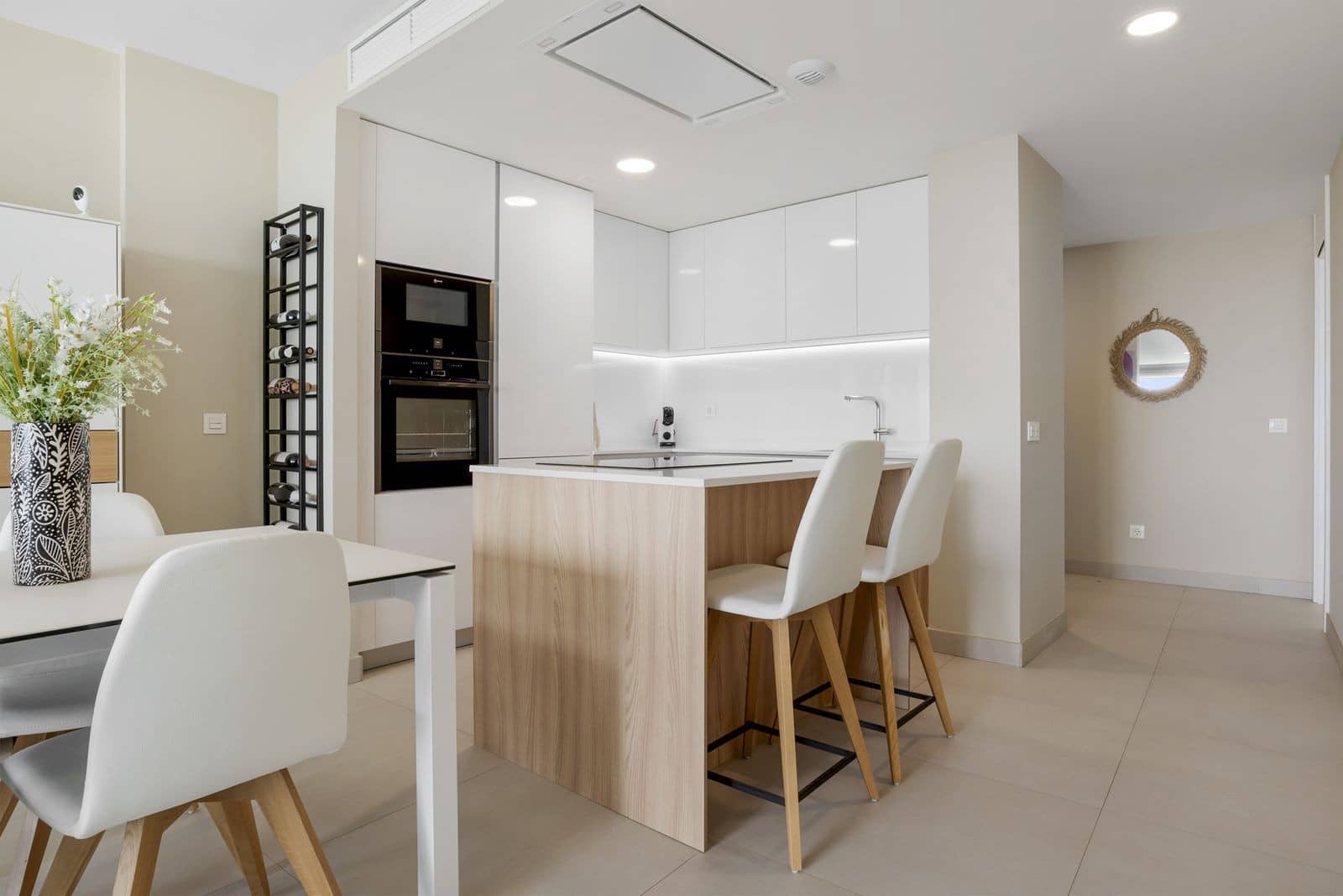 2 bedroom Apartment for sale in La Cala de Mijas with pool garage - € 675,000 (Ref: 9003117)