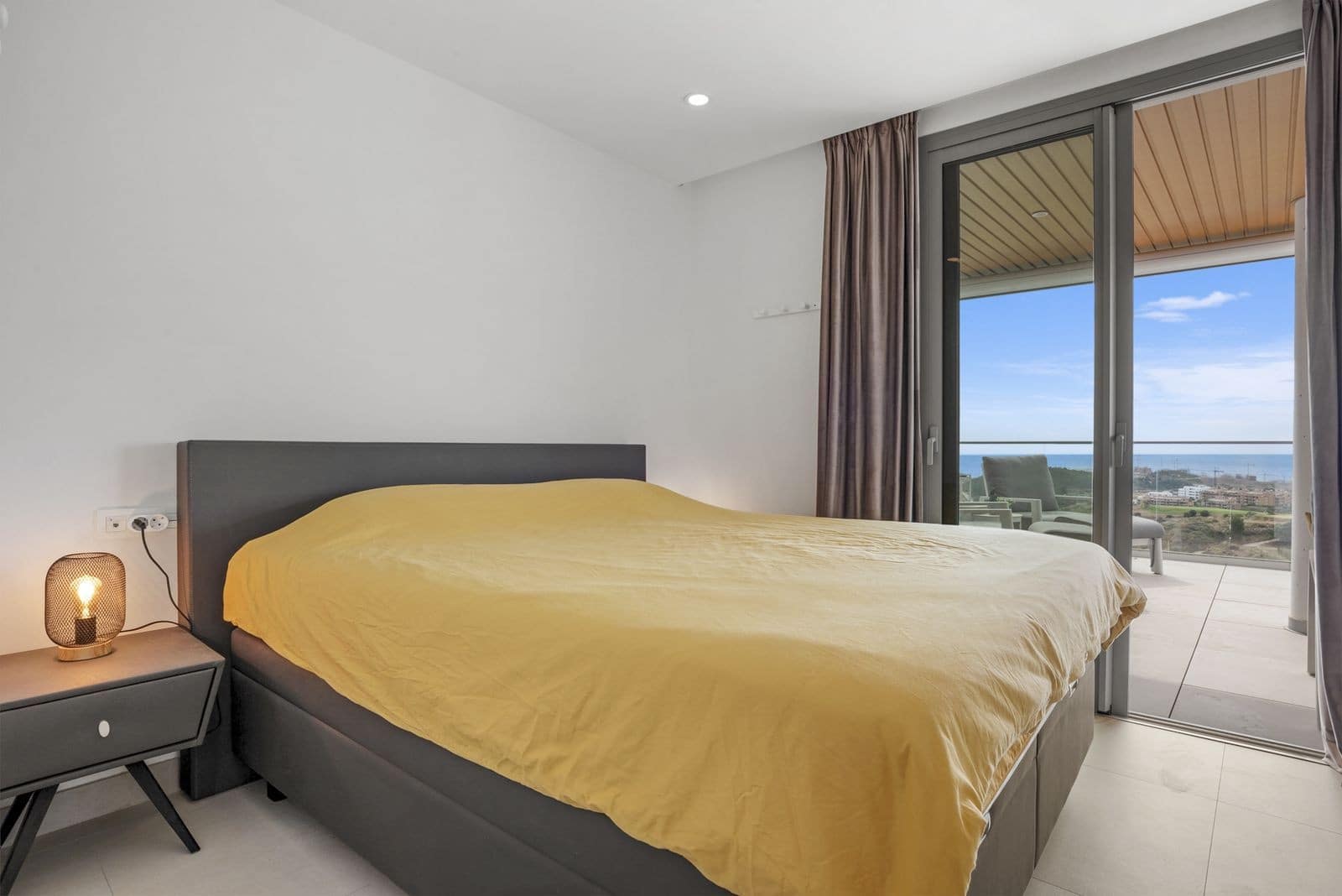 2 bedroom Apartment for sale in La Cala de Mijas with pool garage - € 675,000 (Ref: 9003117)