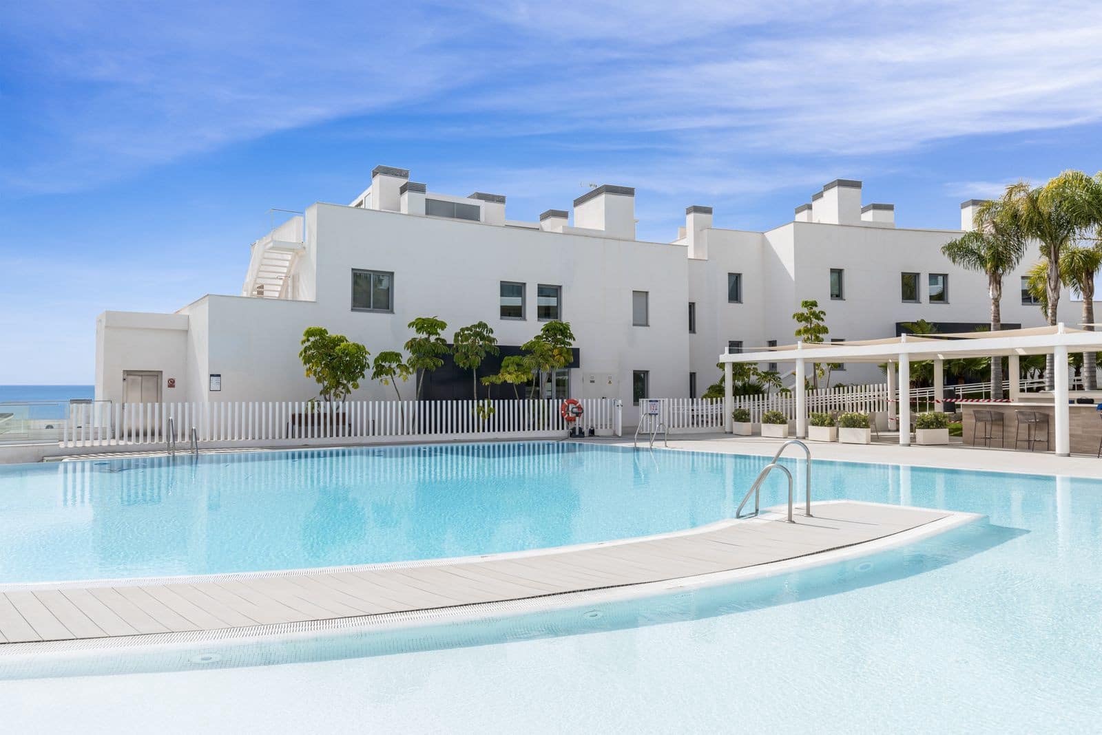 2 bedroom Apartment for sale in La Cala de Mijas with pool garage - € 675,000 (Ref: 9003117)