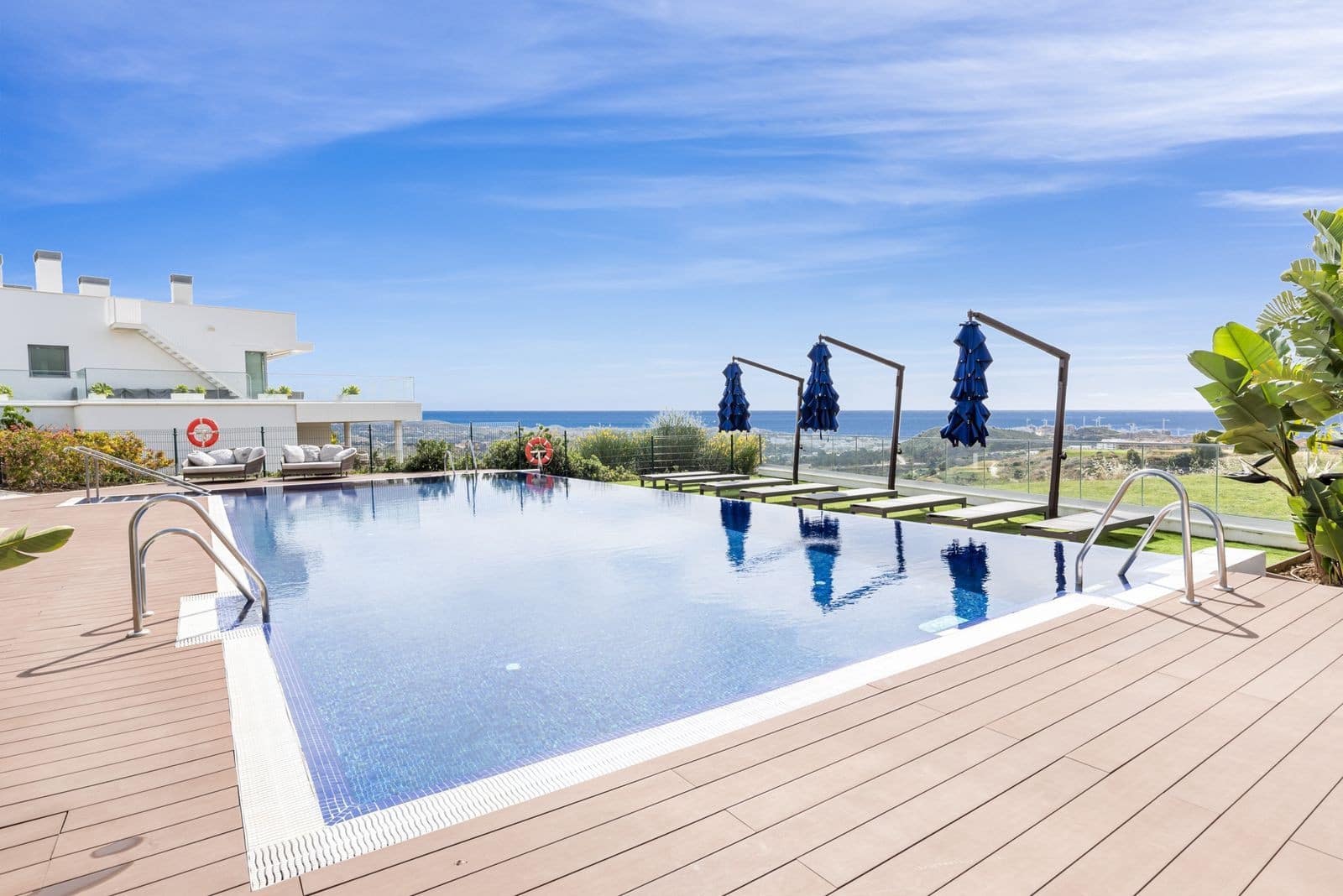2 bedroom Apartment for sale in La Cala de Mijas with pool garage - € 675,000 (Ref: 9003117)