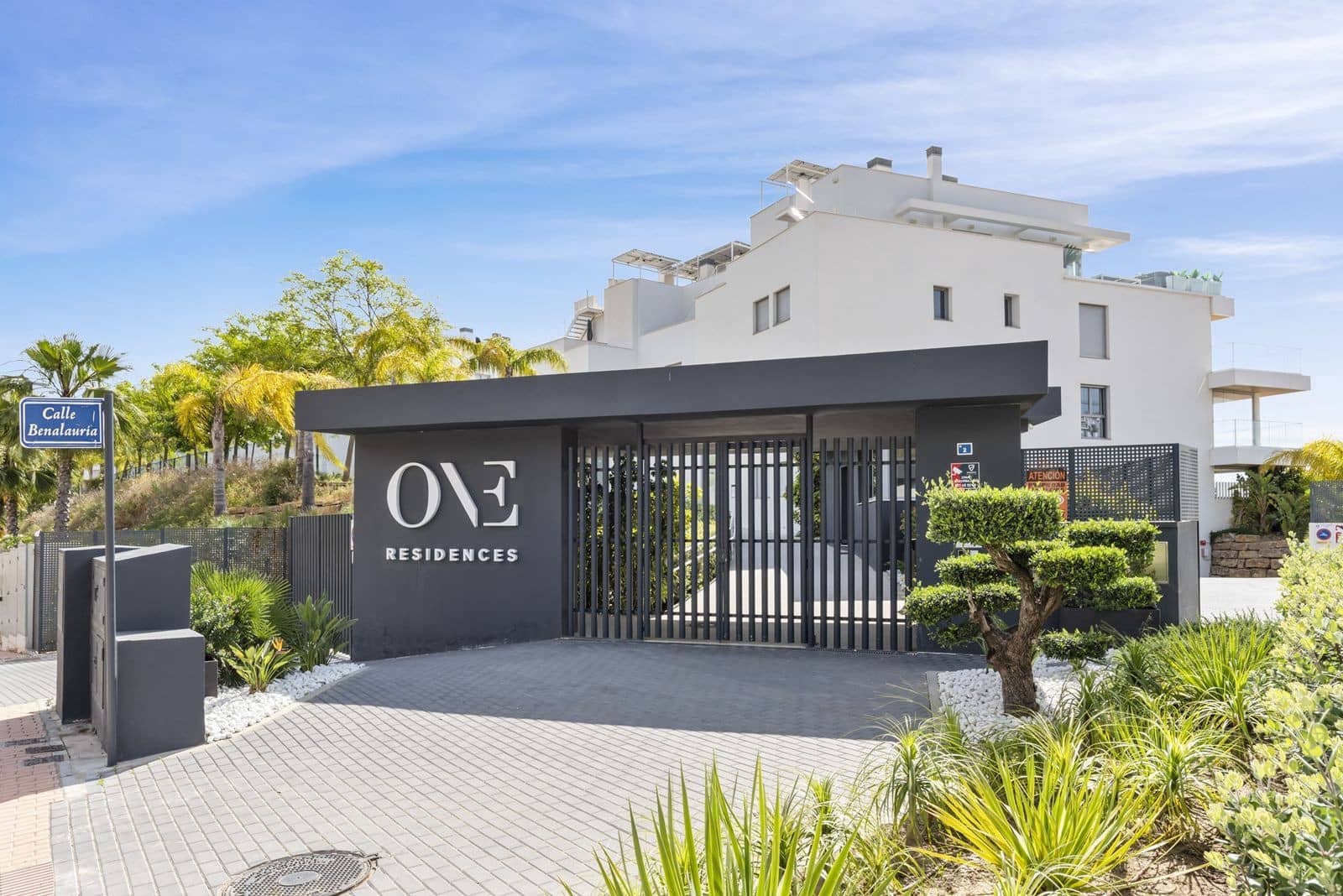 2 bedroom Apartment for sale in La Cala de Mijas with pool garage - € 675,000 (Ref: 9003117)