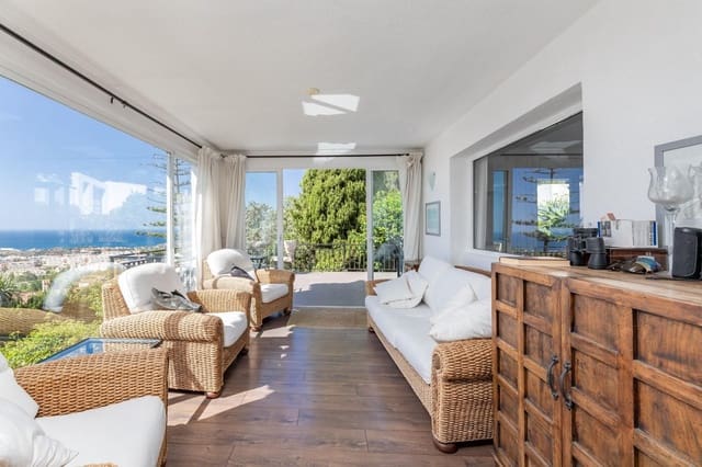 4 sypialnia Willa na sprzedaż w Benalmádena z basenem garażem - 1 295 000 € (Ref: 9003118)