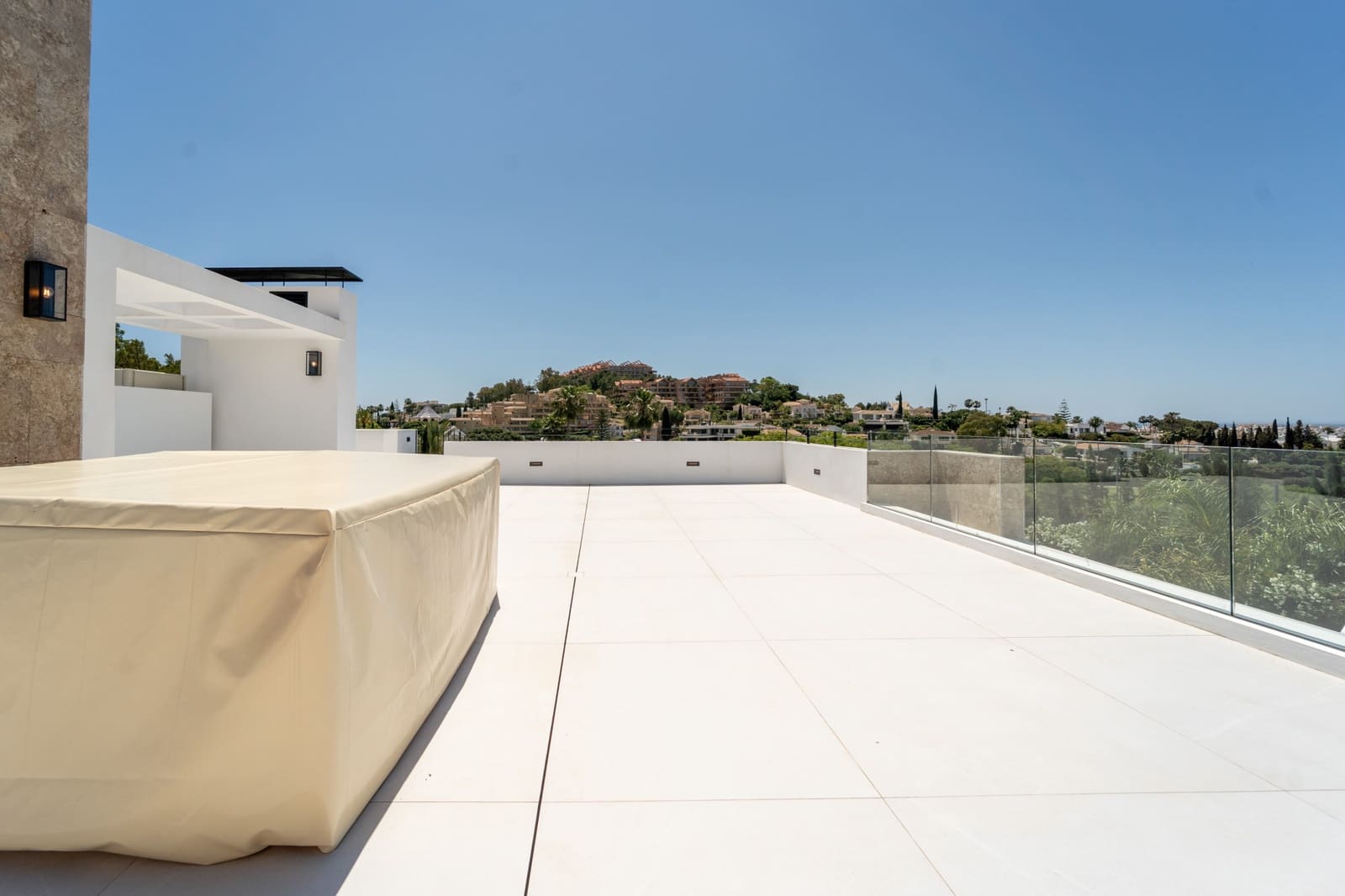 5 sovrum Villa till salu i Nueva Andalucia med pool garage - 4 700 000 € (Ref: 9005015)