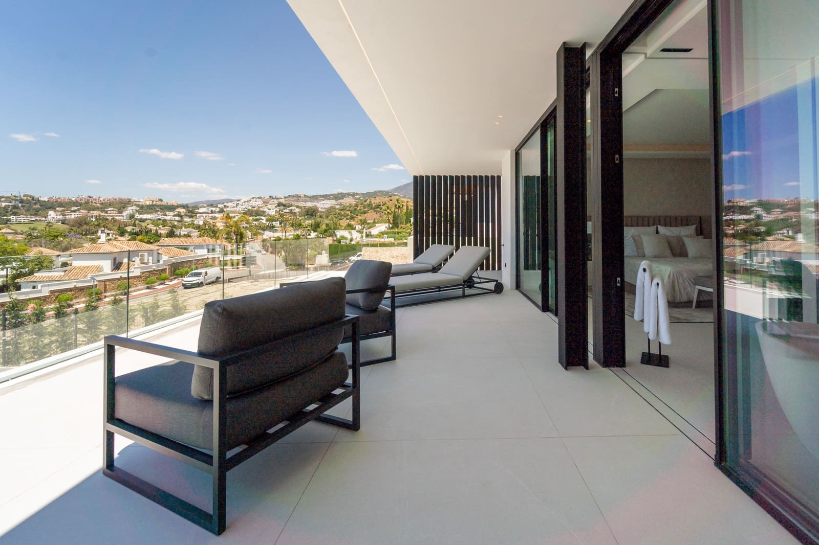 Chalet de 5 habitaciones en Nueva Andalucia en venta con piscina garaje - 4.500.000 € (Ref: 9005015)