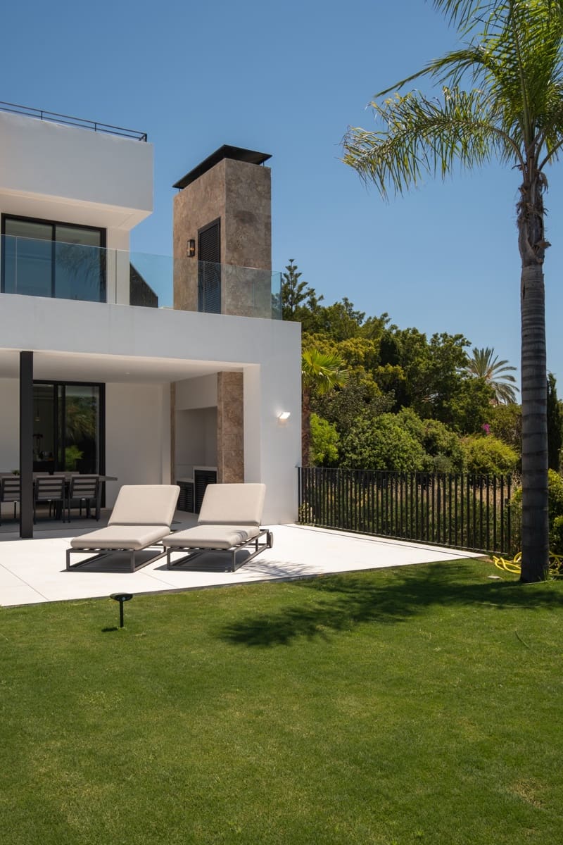 Chalet de 5 habitaciones en Nueva Andalucia en venta con piscina garaje - 4.500.000 € (Ref: 9005015)
