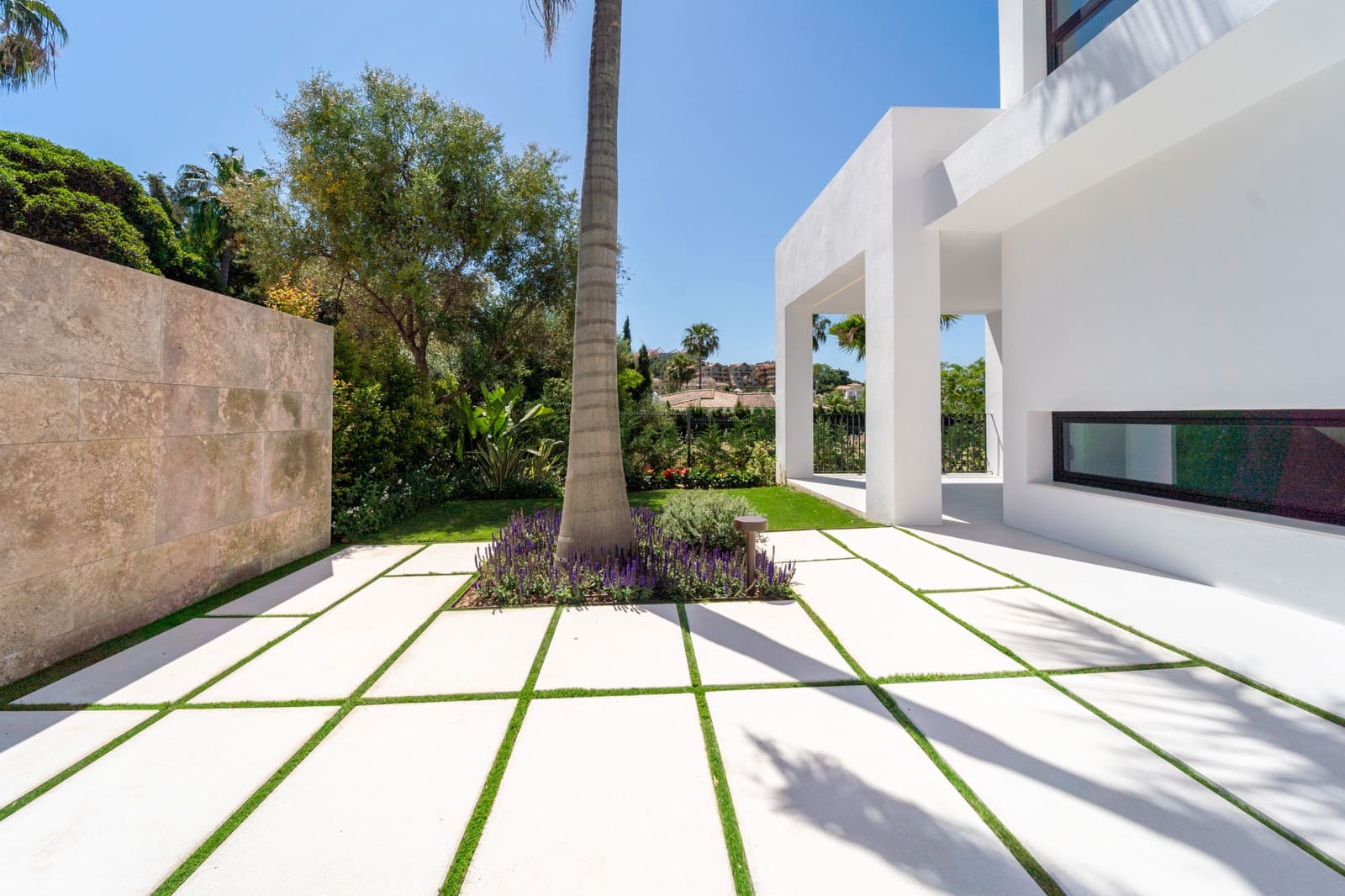 Chalet de 5 habitaciones en Nueva Andalucia en venta con piscina garaje - 4.500.000 € (Ref: 9005015)