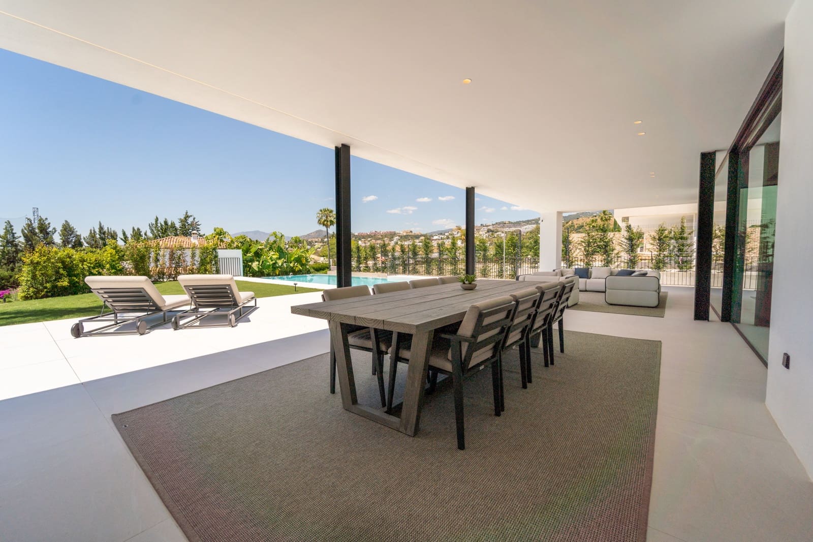 Chalet de 5 habitaciones en Nueva Andalucia en venta con piscina garaje - 4.500.000 € (Ref: 9005015)