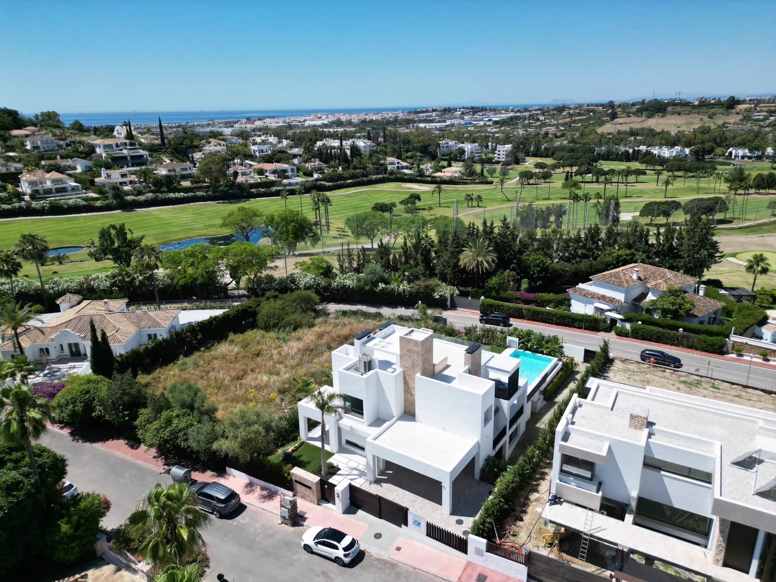 Chalet de 5 habitaciones en Nueva Andalucia en venta con piscina garaje - 4.500.000 € (Ref: 9005015)