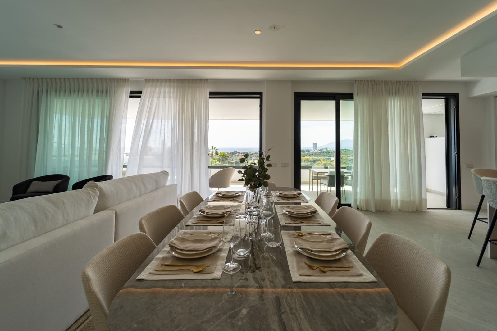 3 bedroom Apartment for sale in Marbella with pool garage - € 1,595,000 (Ref: 9042400)