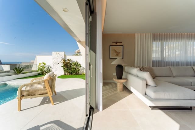 4 sovrum Semi-fristående Villa till salu i Mijas Costa, Mijas med pool garage - 1 400 000 € (Ref: 9057687)