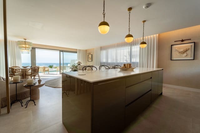 4 sovrum Semi-fristående Villa till salu i Mijas Costa, Mijas med pool garage - 1 400 000 € (Ref: 9057687)