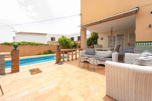 4 bedroom Villa for sale in Castillo Sohail, Fuengirola with pool garage - € 920,000 (Ref: 9059467)