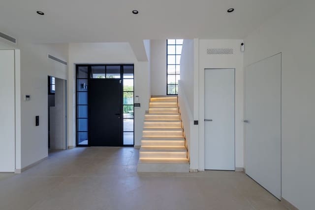 3 sovrum Villa till salu i Sotogrande, San Roque med pool garage - 2 580 000 € (Ref: 9085384)