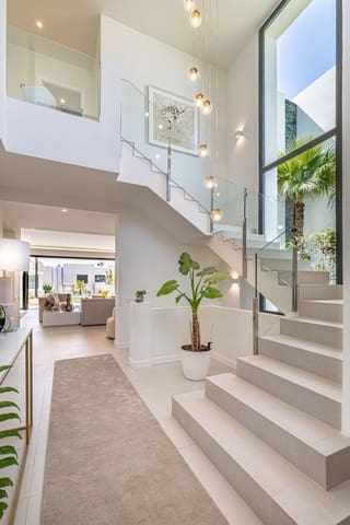 5 sovrum Villa till salu i Marbella med pool garage - 1 995 000 € (Ref: 9099208)