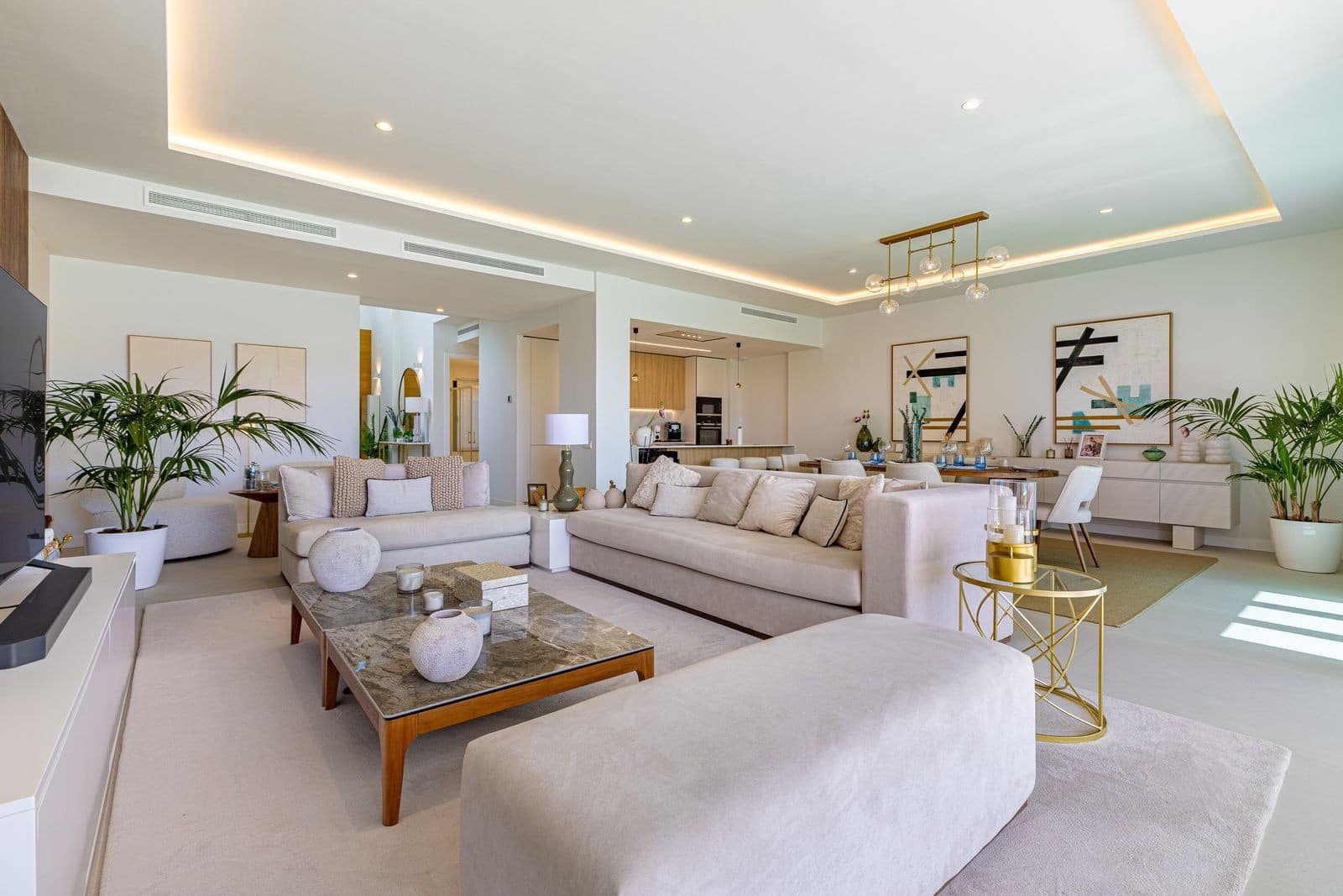 5 bedroom Villa for sale in Marbella with pool garage - € 1,995,000 (Ref: 9099208)