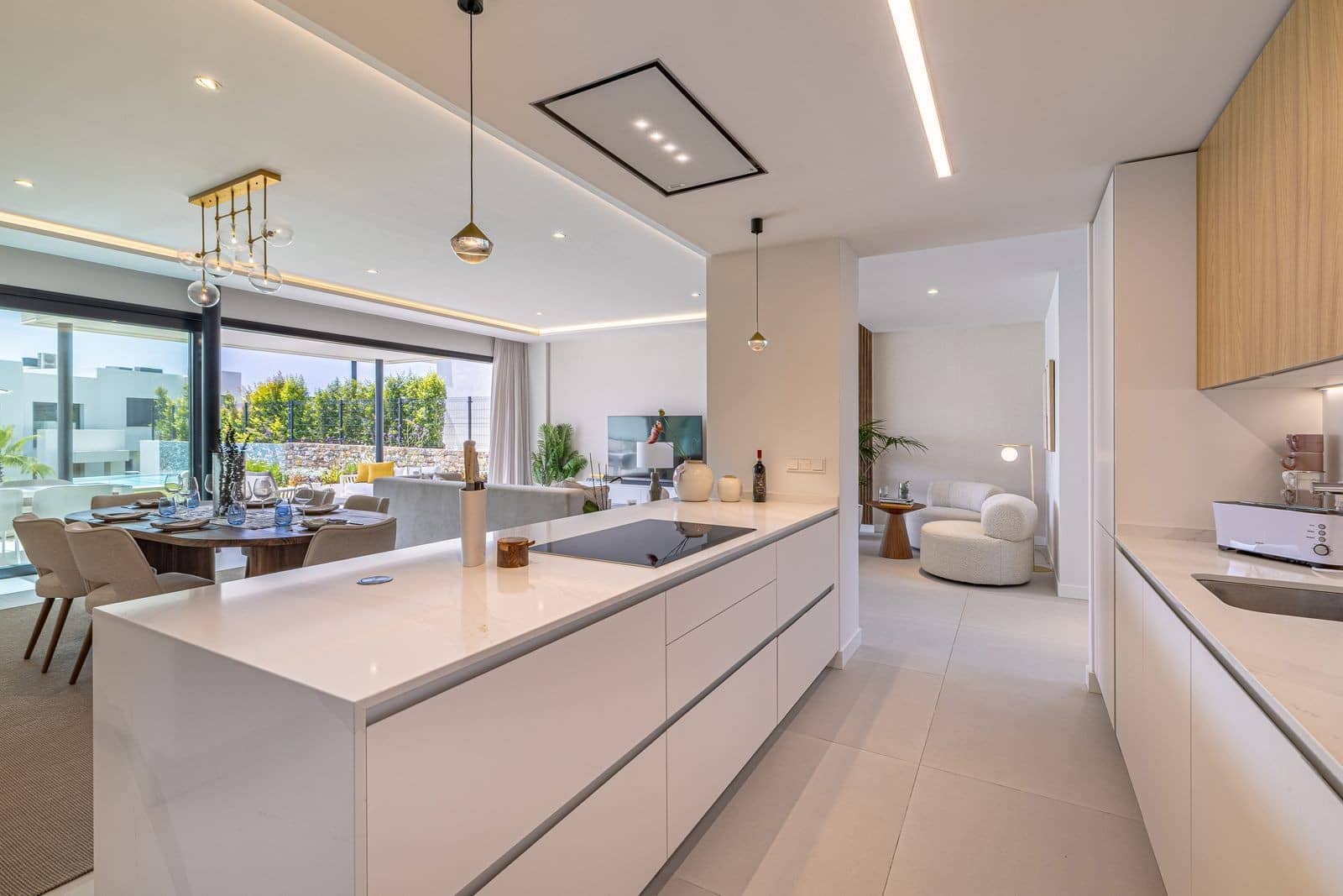 5 bedroom Villa for sale in Marbella with pool garage - € 1,995,000 (Ref: 9099208)