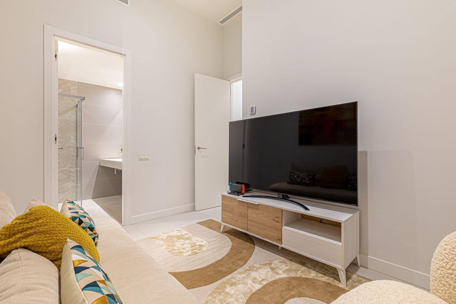 5 bedroom Villa for sale in Marbella with pool garage - € 1,995,000 (Ref: 9099208)