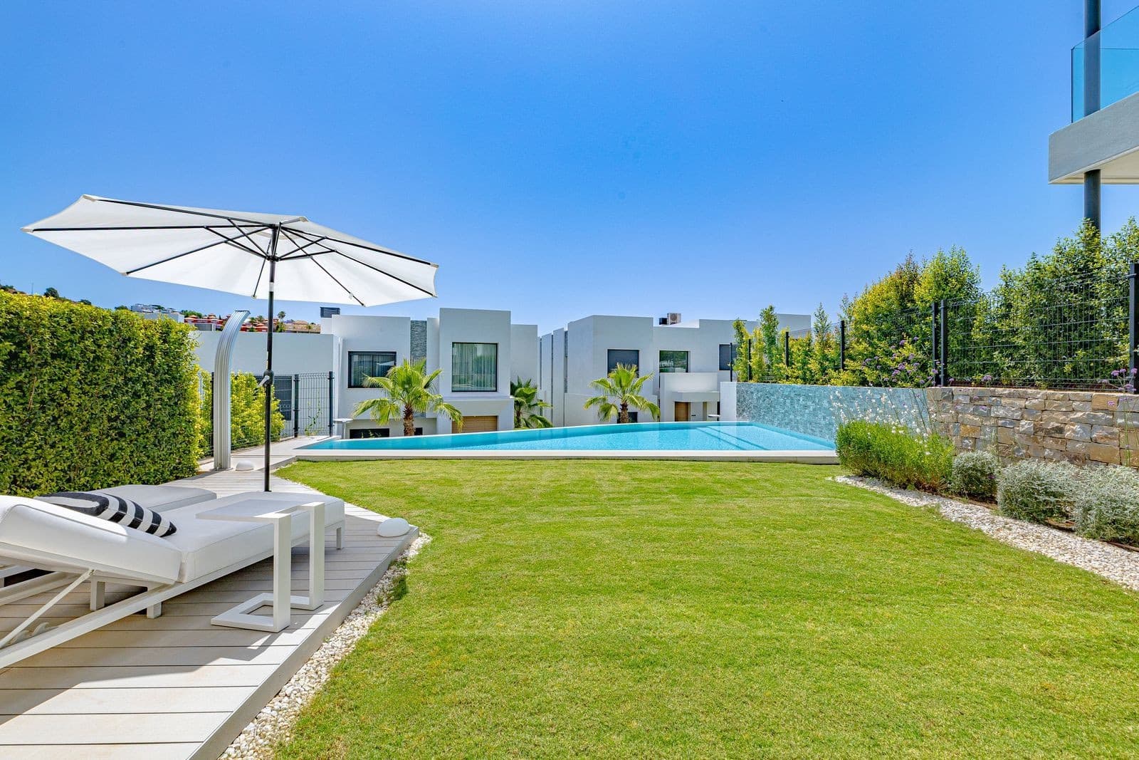 5 bedroom Villa for sale in Marbella with pool garage - € 1,995,000 (Ref: 9099208)