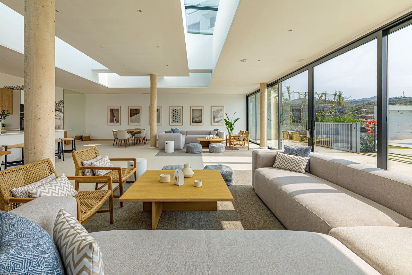 5 bedroom Villa for sale in Marbella with pool garage - € 1,995,000 (Ref: 9099208)