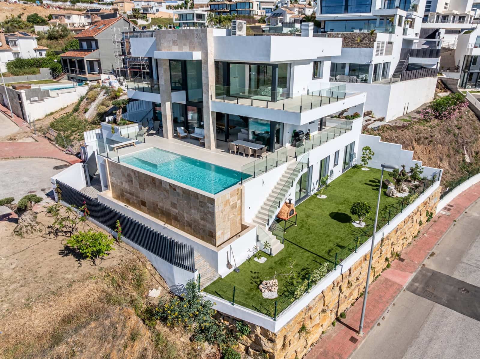 4 soverom Villa til salgs i Benalmadena Costa med svømmebasseng garasje - € 2 600 000 (Ref: 9100818)