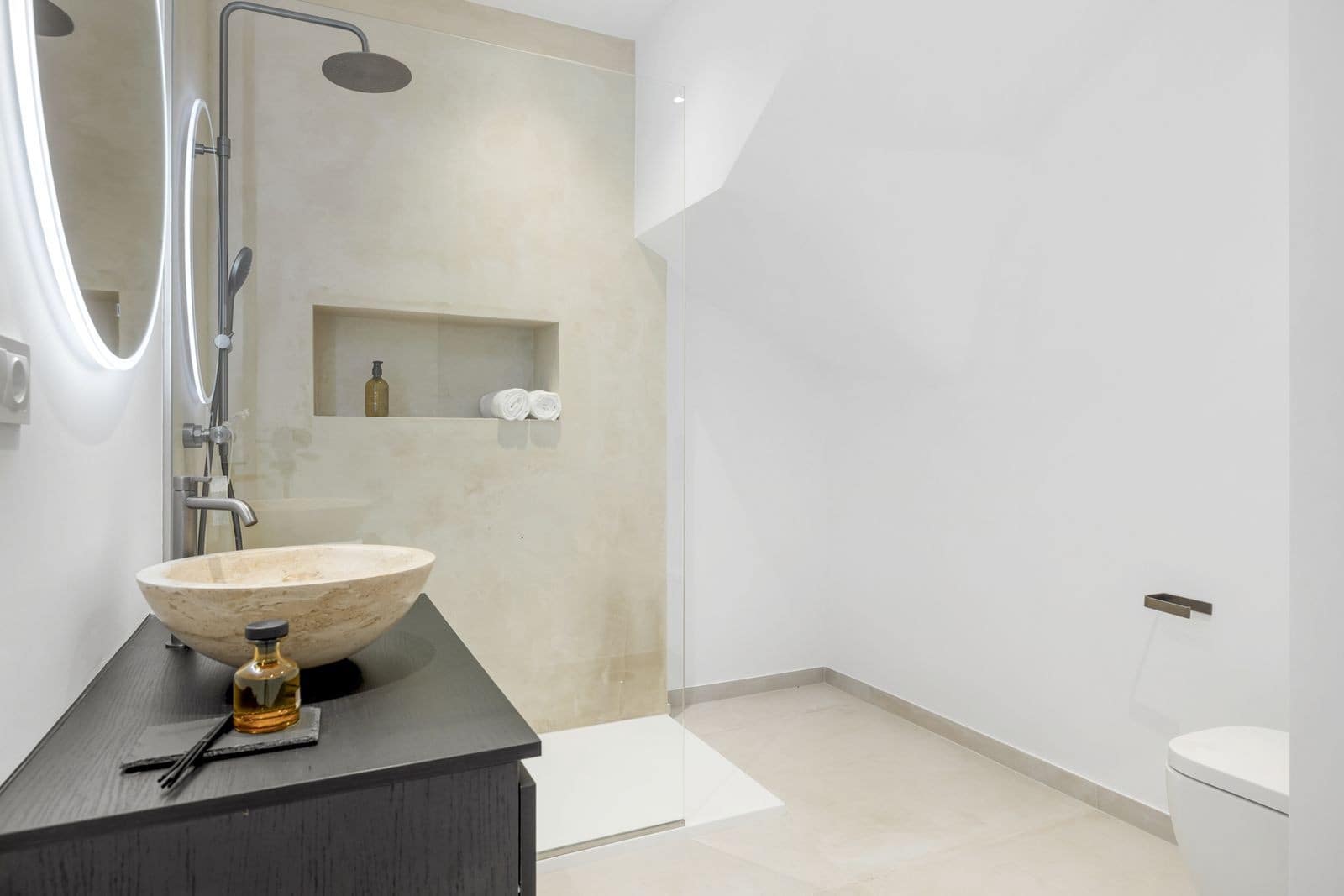 4 bedroom Villa for sale in Casares with pool garage - € 1,750,000 (Ref: 9100821)