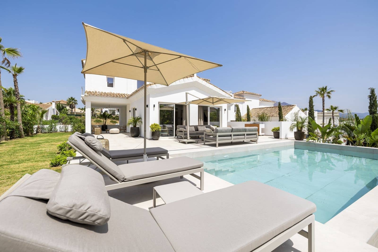 4 bedroom Villa for sale in Casares with pool garage - € 1,750,000 (Ref: 9100821)
