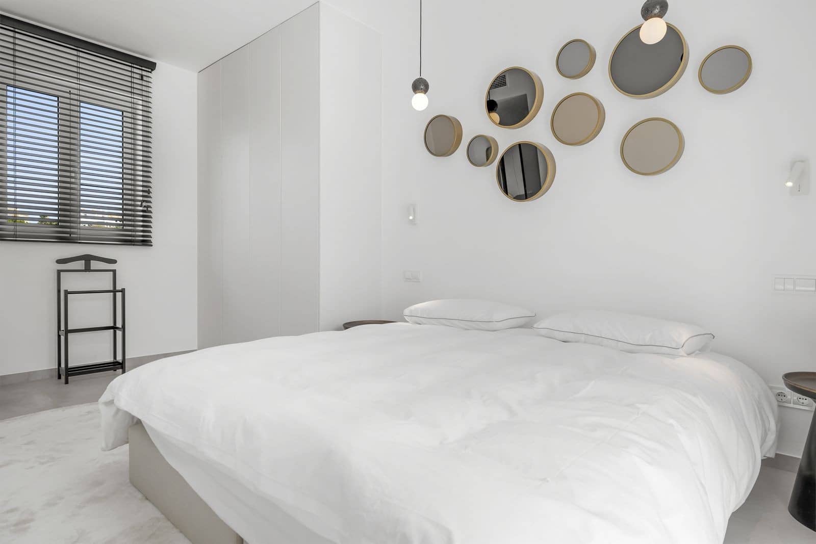 4 bedroom Villa for sale in Casares with pool garage - € 1,750,000 (Ref: 9100821)