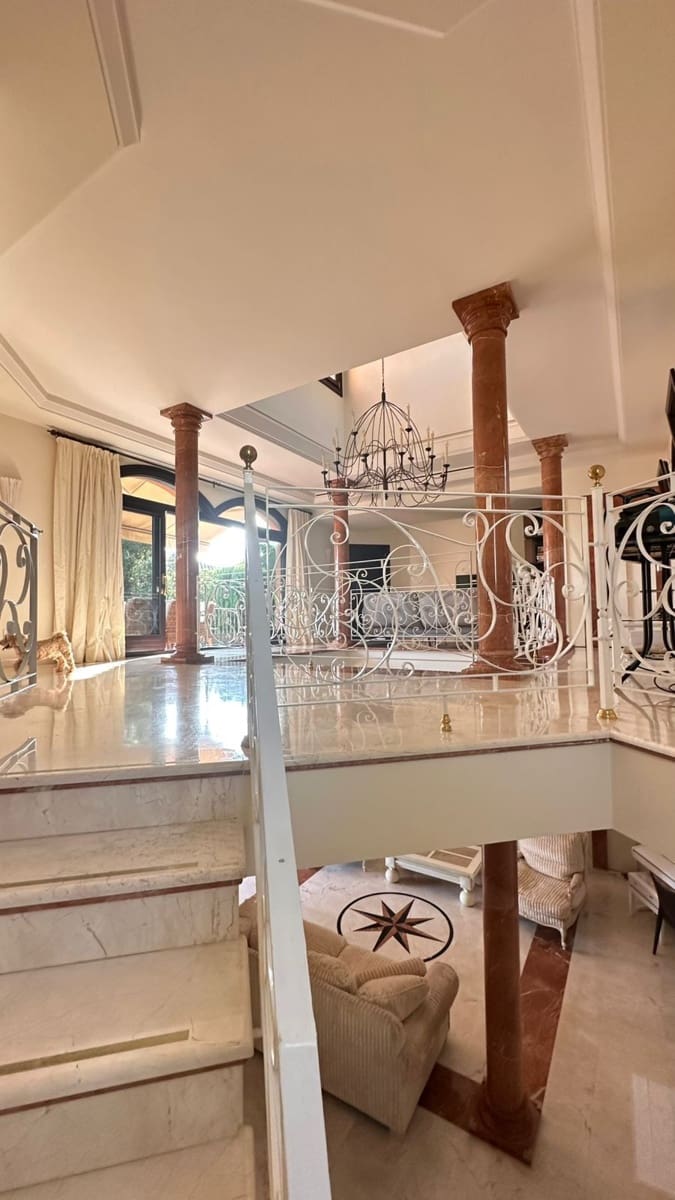 6 bedroom Villa for sale in Marbella with pool garage - € 4,900,000 (Ref: 9100822)