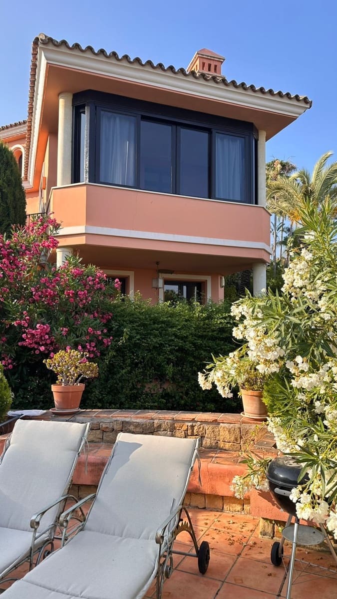 6 bedroom Villa for sale in Marbella with pool garage - € 4,900,000 (Ref: 9100822)