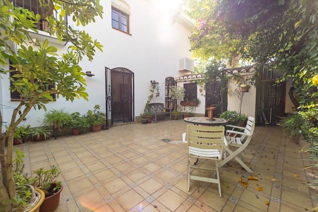 4 soveværelse Semi-Rækkehus til salg i Fuengirola med swimmingpool garage - € 699.000 (Ref: 9108809)
