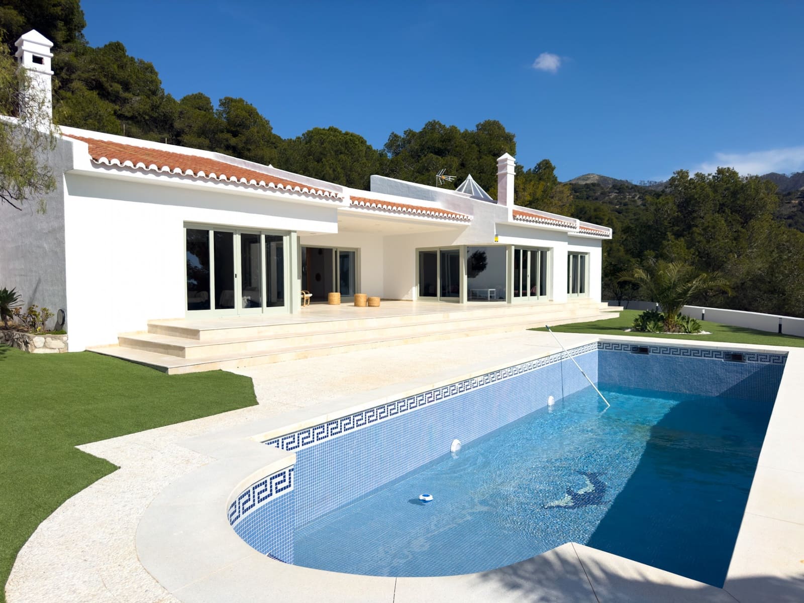 3 bedroom Villa for sale in Mijas with pool garage - € 1,575,000 (Ref: 9129819)