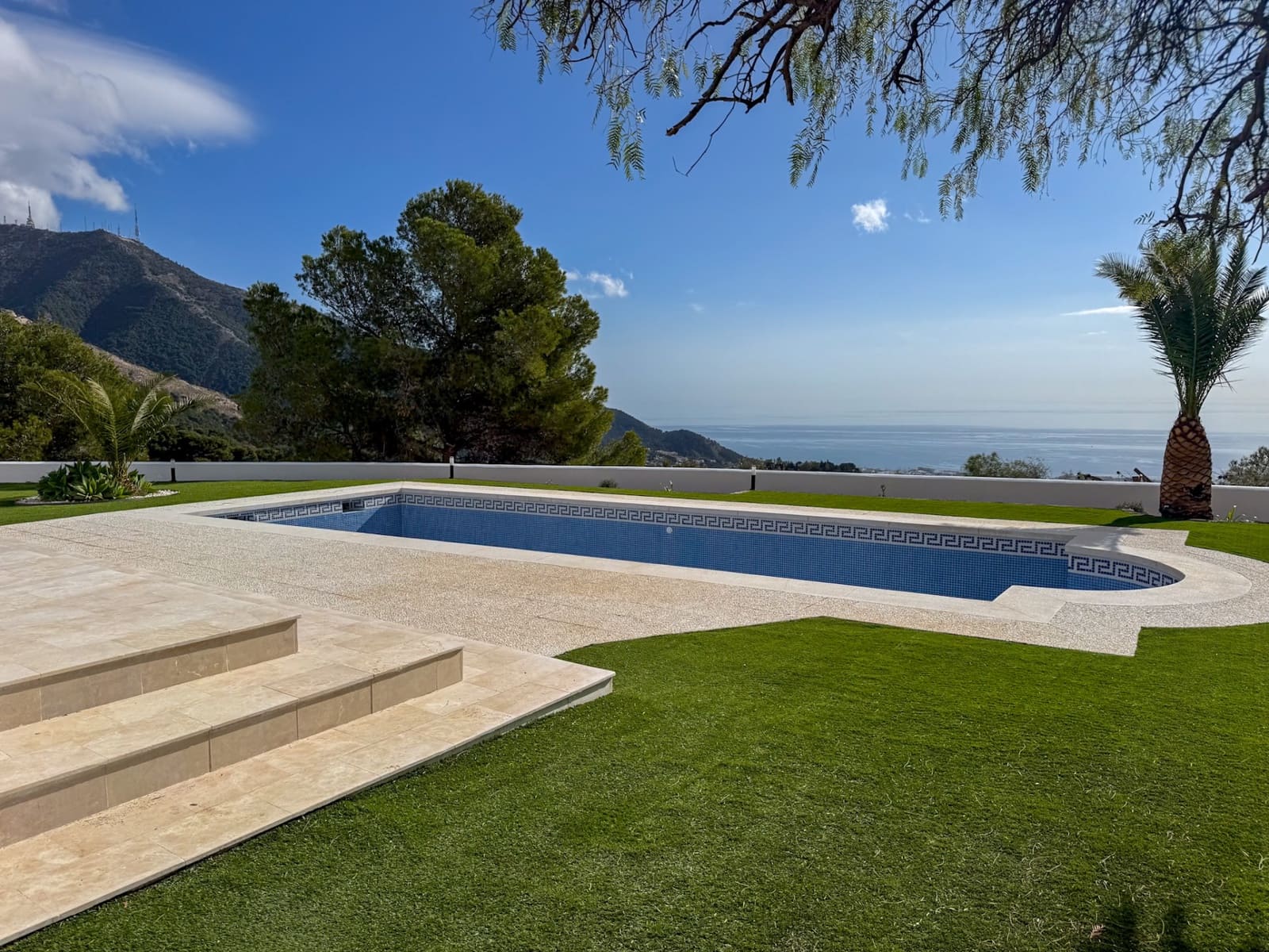 3 bedroom Villa for sale in Mijas with pool garage - € 1,575,000 (Ref: 9129819)