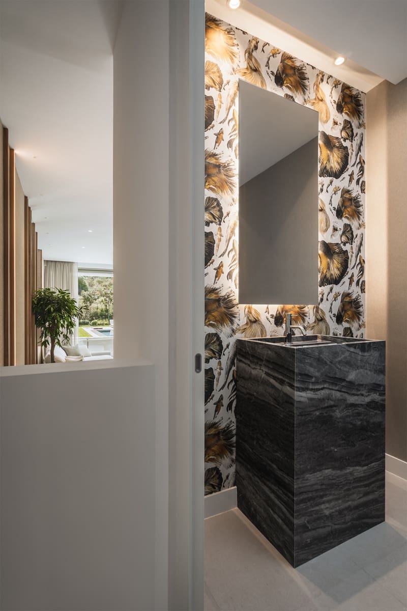 4 bedroom Villa for sale in Marbella with pool garage - € 2,450,000 (Ref: 9134549)