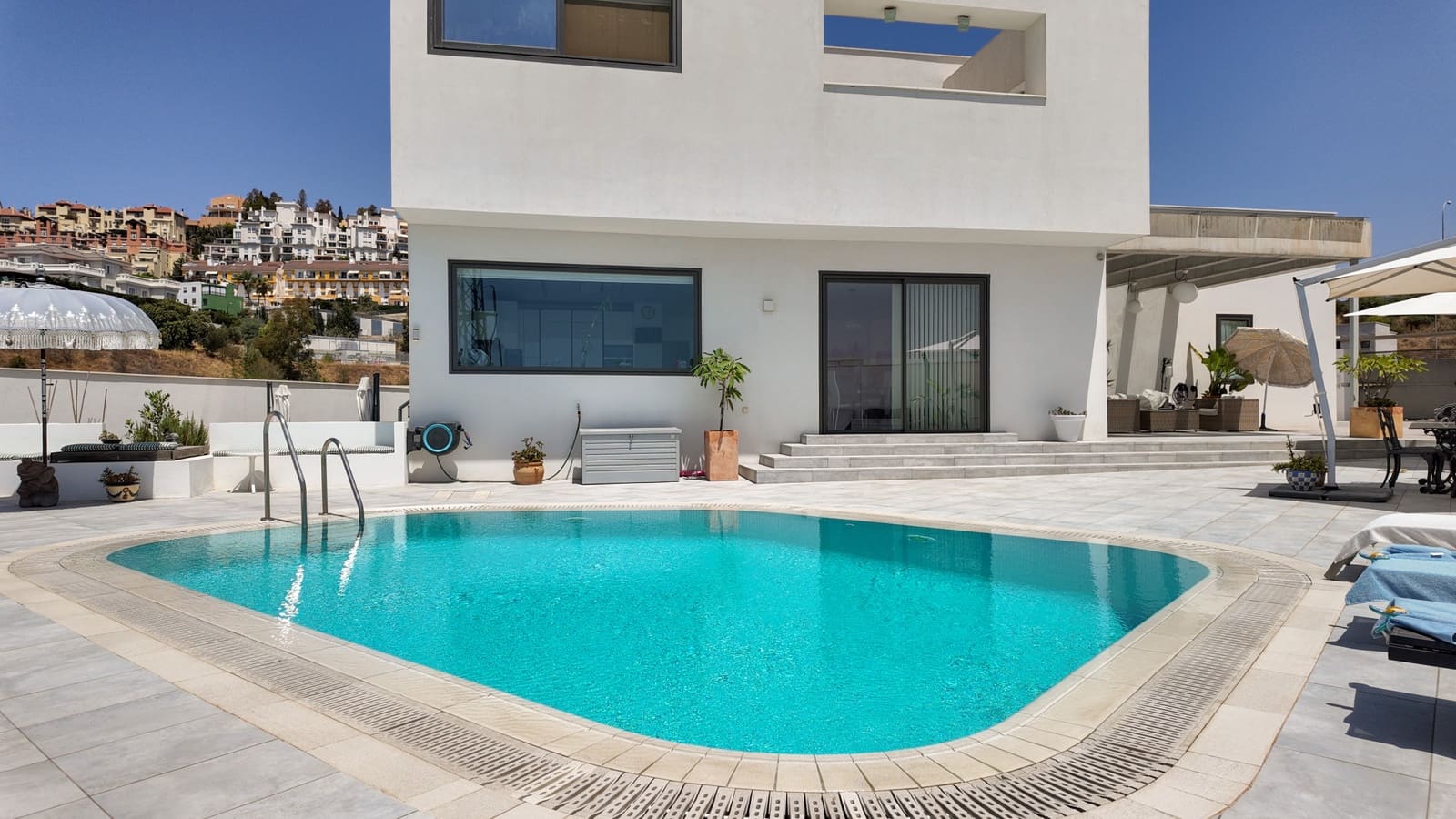 4 sypialnia Willa na sprzedaż w Miasto Malaga z basenem garażem - 1 750 000 € (Ref: 9134550)