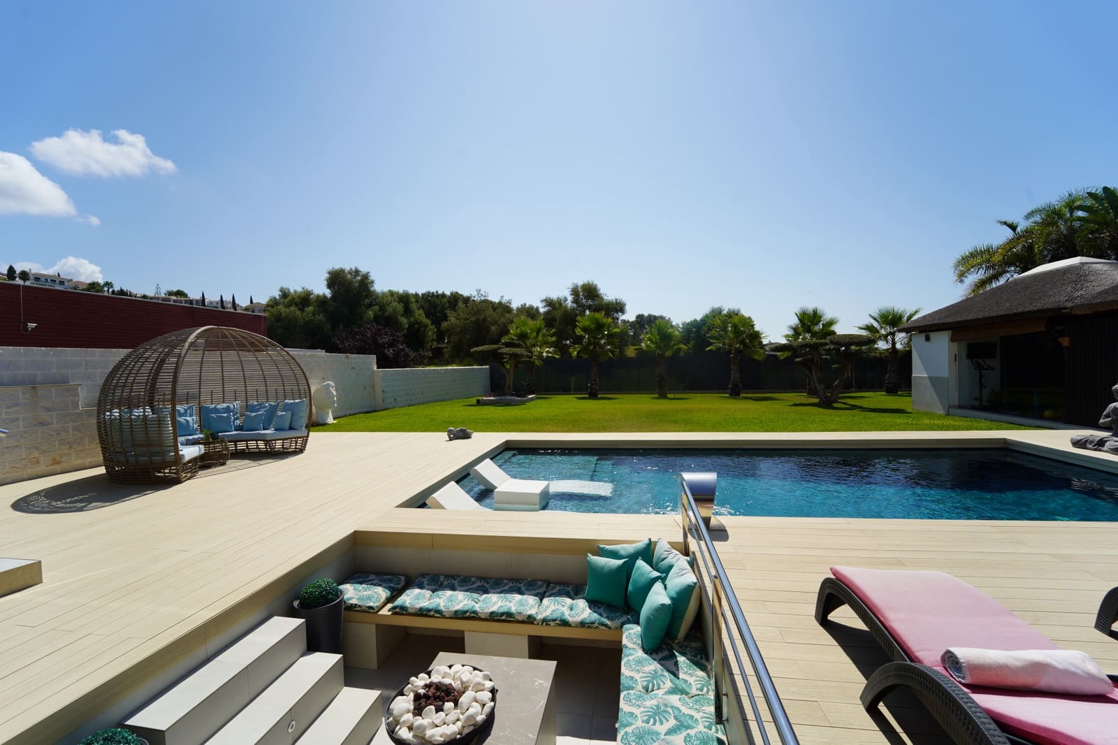 3 bedroom Villa for sale in Mijas Costa with pool garage - € 1,485,000 (Ref: 9141673)