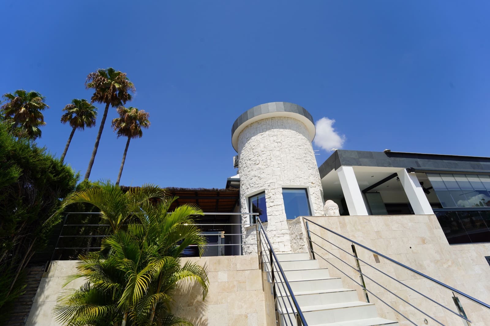 3 bedroom Villa for sale in Mijas Costa with pool garage - € 1,485,000 (Ref: 9141673)