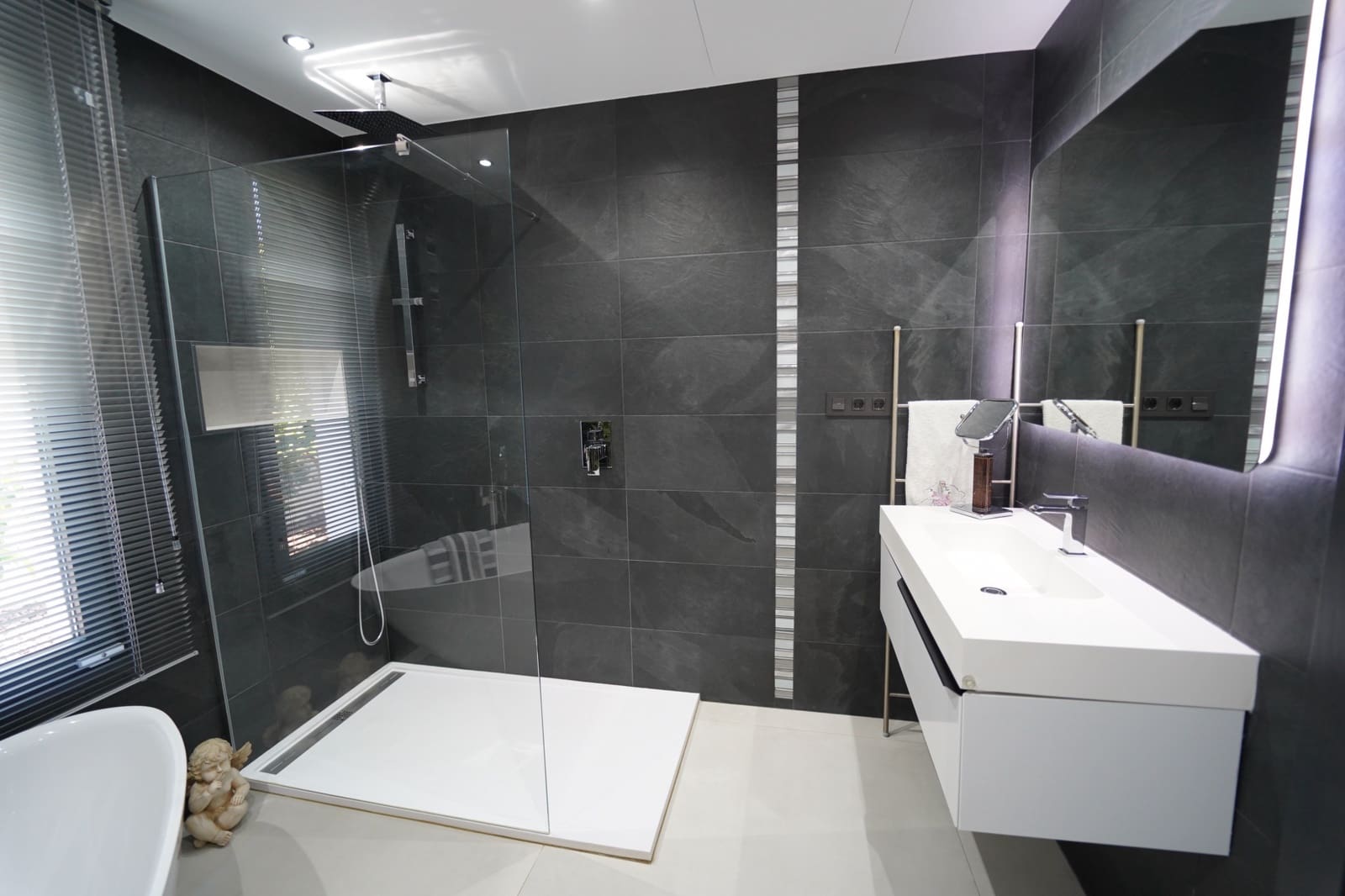 3 bedroom Villa for sale in Mijas Costa with pool garage - € 1,485,000 (Ref: 9141673)