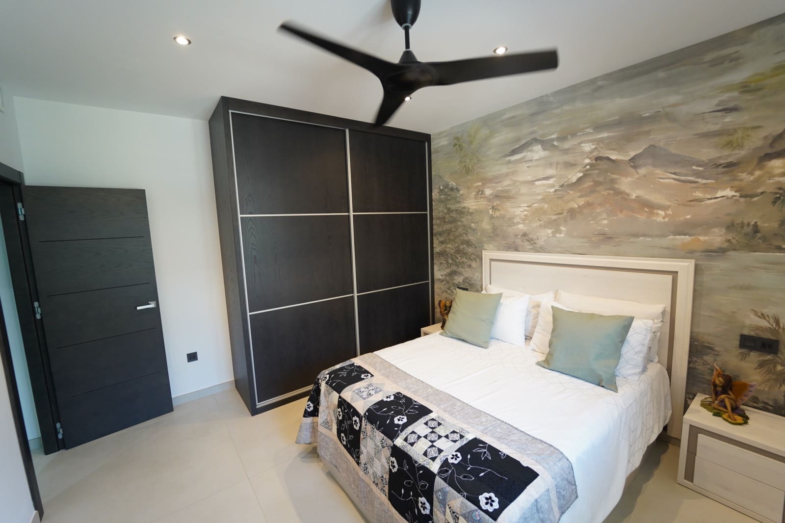 3 bedroom Villa for sale in Mijas Costa with pool garage - € 1,485,000 (Ref: 9141673)