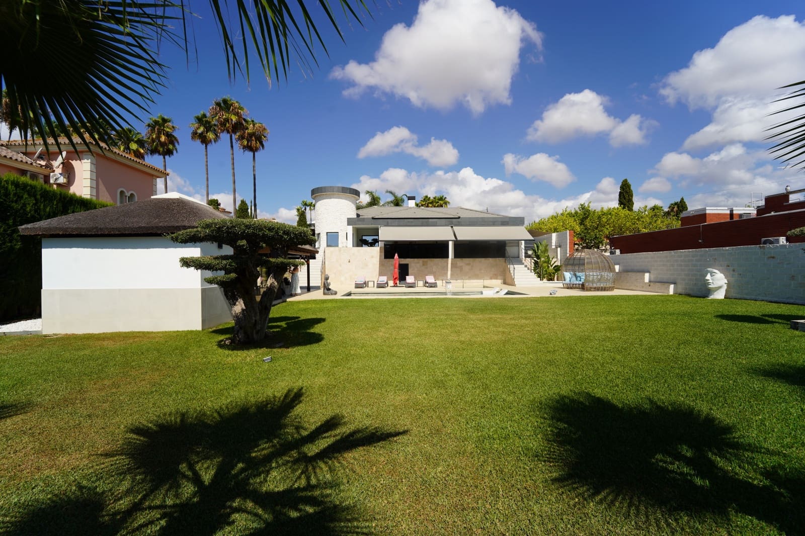 3 bedroom Villa for sale in Mijas Costa with pool garage - € 1,485,000 (Ref: 9141673)