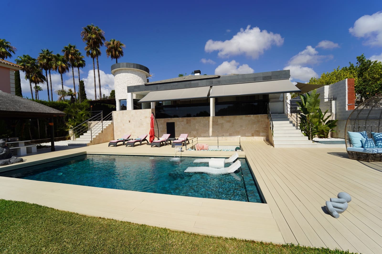 3 bedroom Villa for sale in Mijas Costa with pool garage - € 1,485,000 (Ref: 9141673)