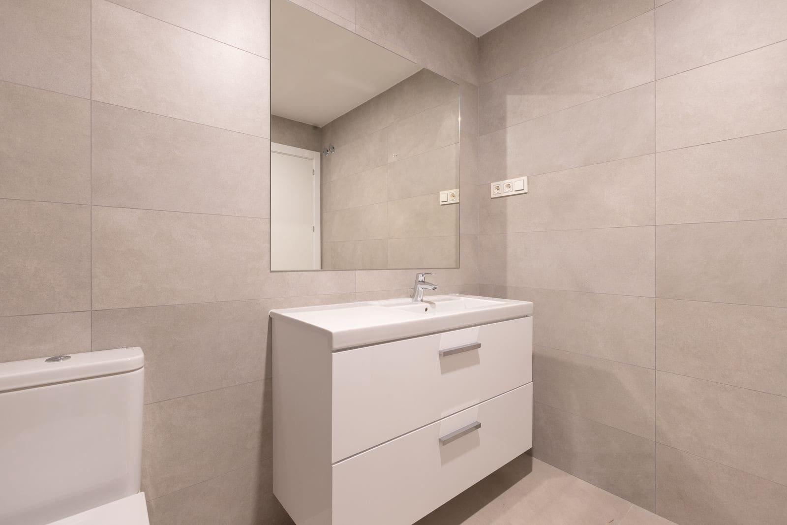 2 soveværelse Lejlighed til salg i Malaga by med swimmingpool - € 795.000 (Ref: 9145615)